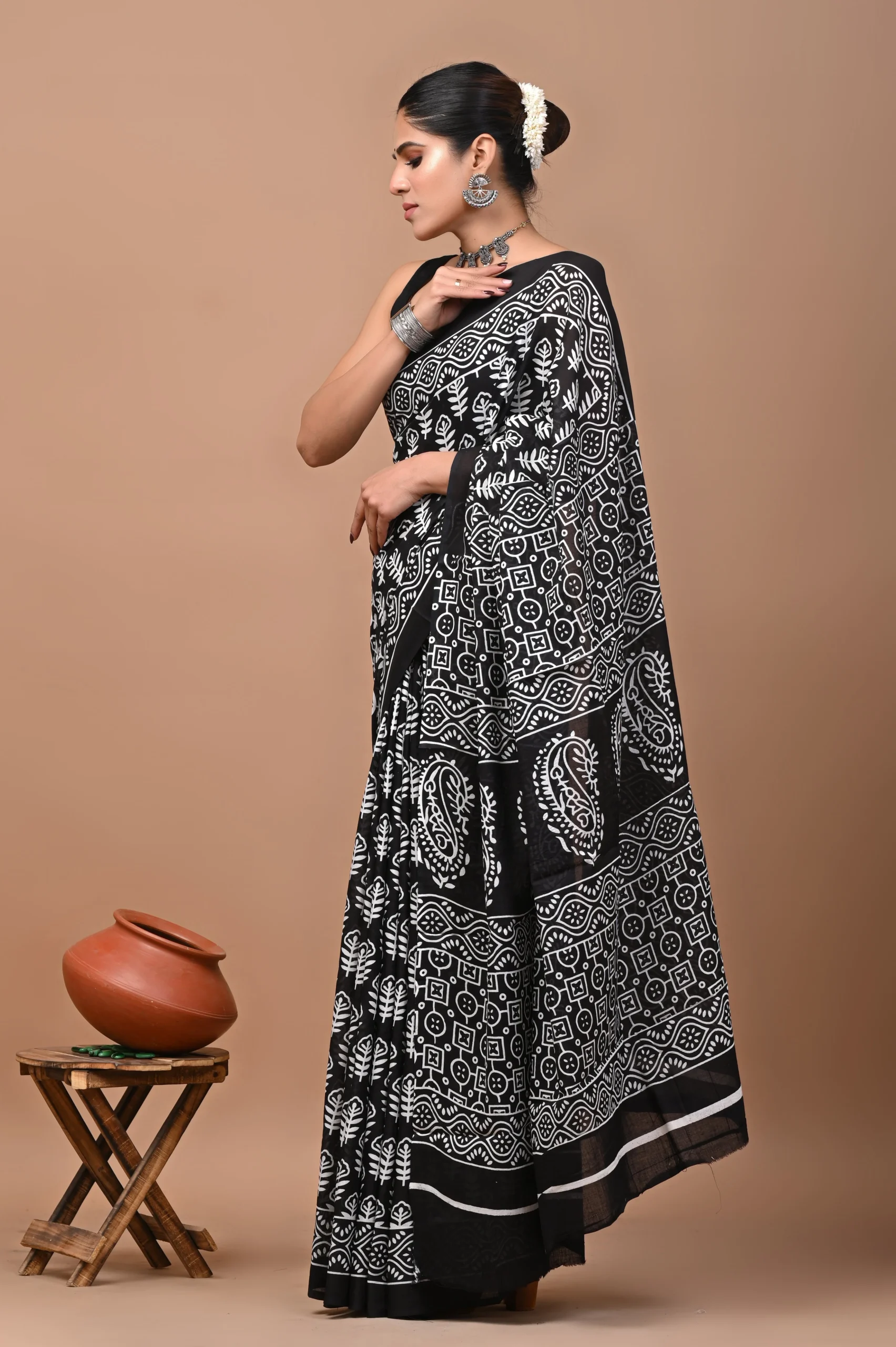mc08 jaipuri hand block print pure cotton mulmul saree with blouse piece – black mc08 jaipuri hand block print pure cotton mulmul saree with blouse piece – black