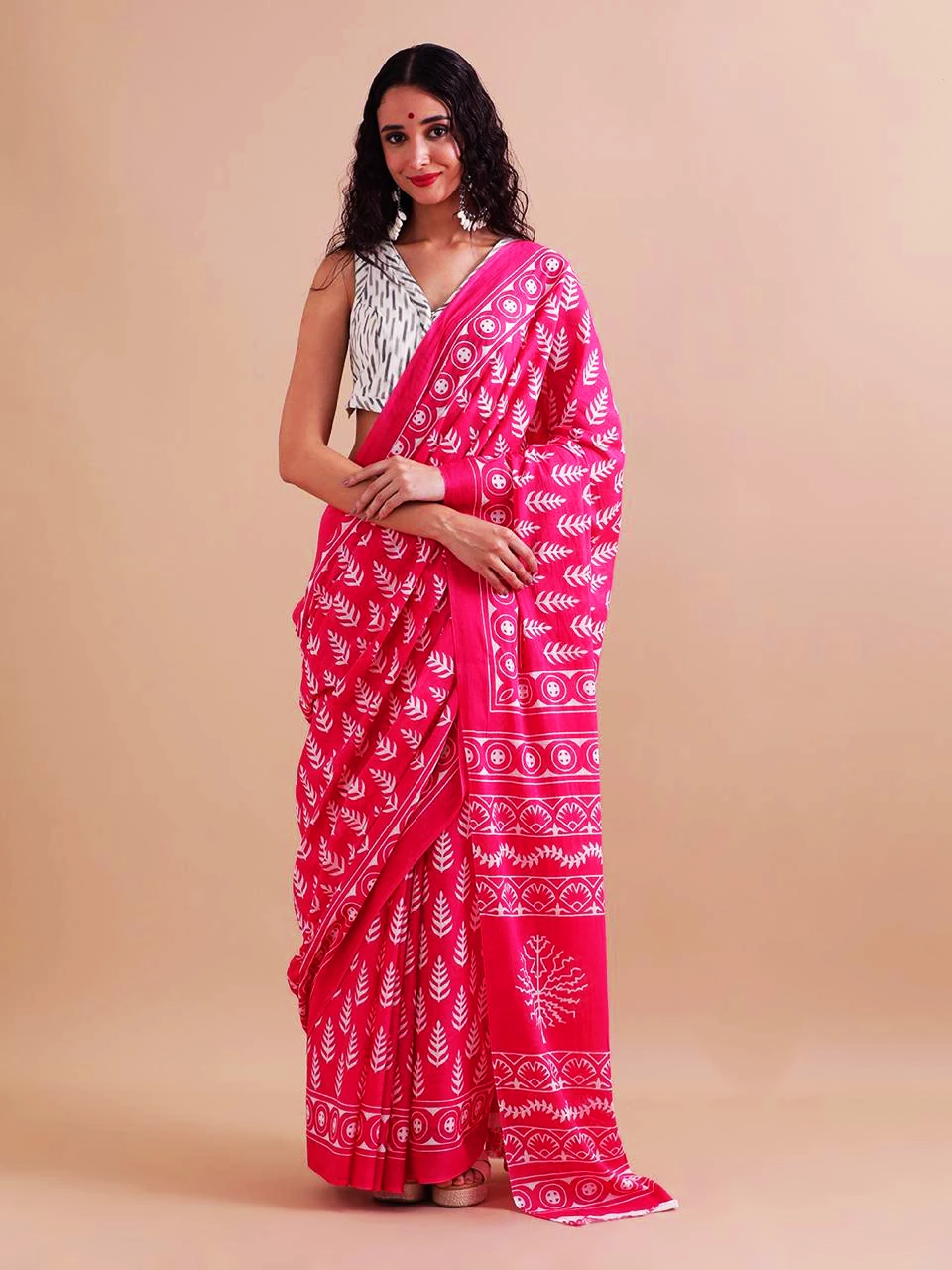 mc02 hand block printed pure mulmul cotton saree with blouse piece – pink & white mc02 hand block printed pure mulmul cotton saree with blouse piece – pink & white